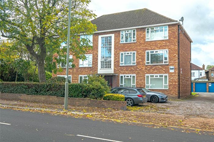 Apartment To Rent In Windsor Court, Frien Barnet Lane, London, N11