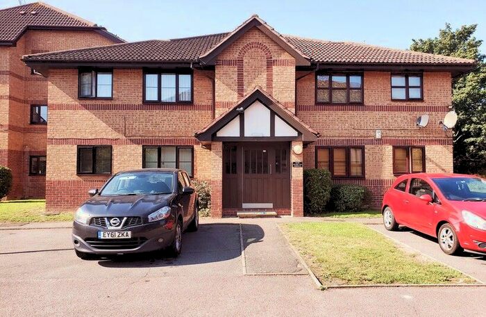 1 Bedroom Flat To Rent In Frobisher Road, Erith, Kent, DA8