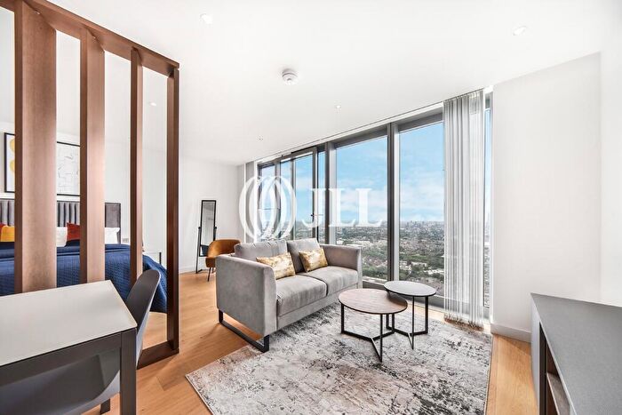 Flat To Rent In Marsh Wall London, E14