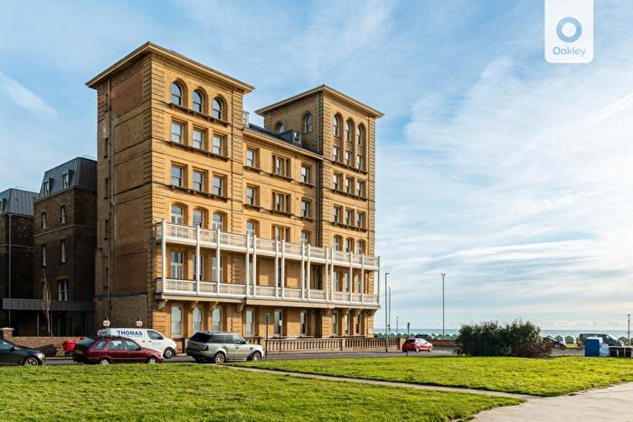 1 Bedroom Apartment For Sale In Kings House, Hove Seafront, BN3