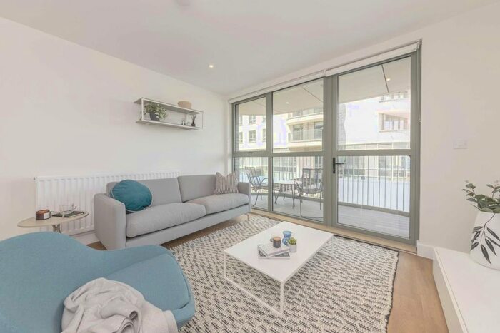 2 Bedroom Flat To Rent In Green Street, London, NW10