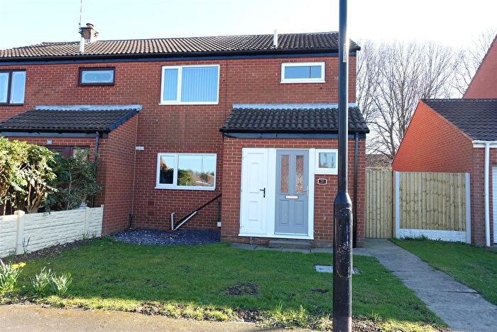 3 Bedroom Semi-Detached House To Rent In Norbreck Road, Askern, Doncaster, DN6