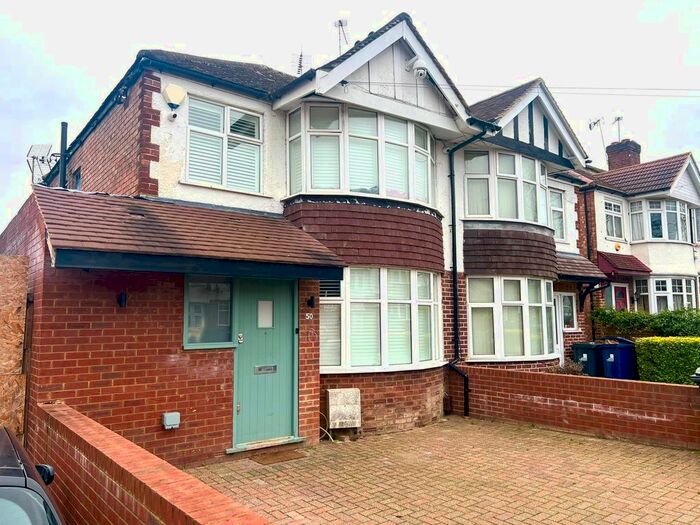5 Bedroom Semi-Detached House To Rent In Millet Road, Greenford, UB6