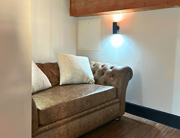 1 Bedroom Apartment To Rent In Portland Street, Manchester, Greater Manchester, M1