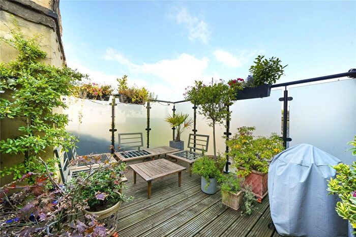 3 Bedroom Flat For Sale In Kellett Road, London, SW2