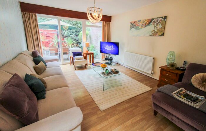 4 Bedroom House To Rent In Tipton Drive, Park Hill, Croydon, CR0