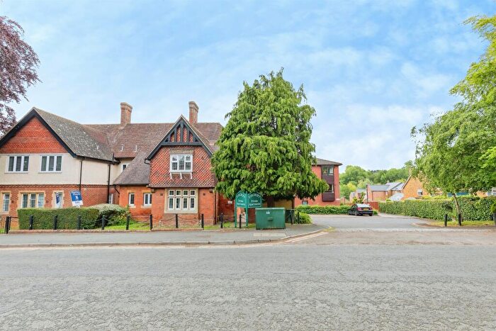 1 Bedroom Apartment For Sale In Hightown Road, Banbury, OX16