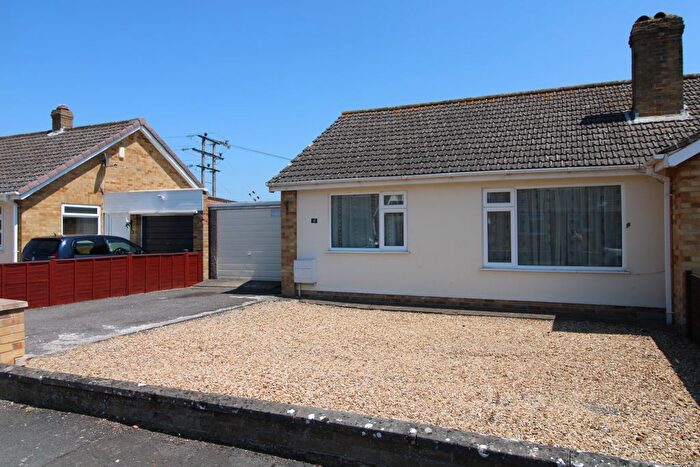 2 Bedroom Bungalow To Rent In Somerset Gardens, Bridgwater, TA6