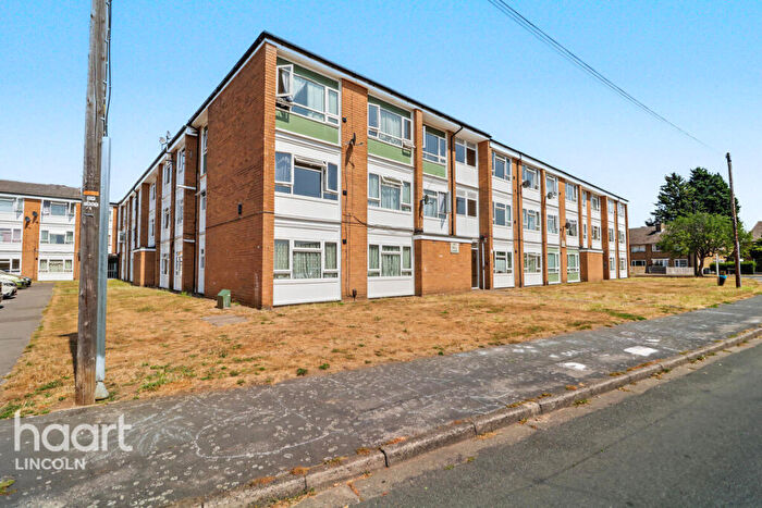 2 Bedroom Flat For Sale In Camwood Crescent, Lincoln, LN6