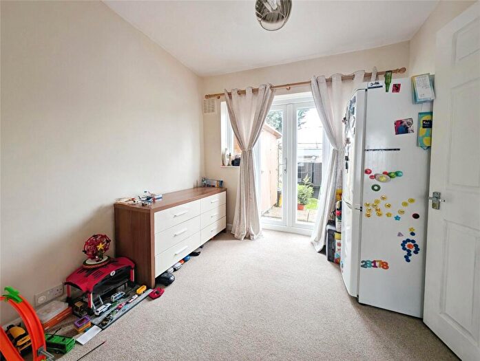 2 Bedroom Semi-Detached House For Sale In Ferndene Way, Southampton, Hampshire, SO18
