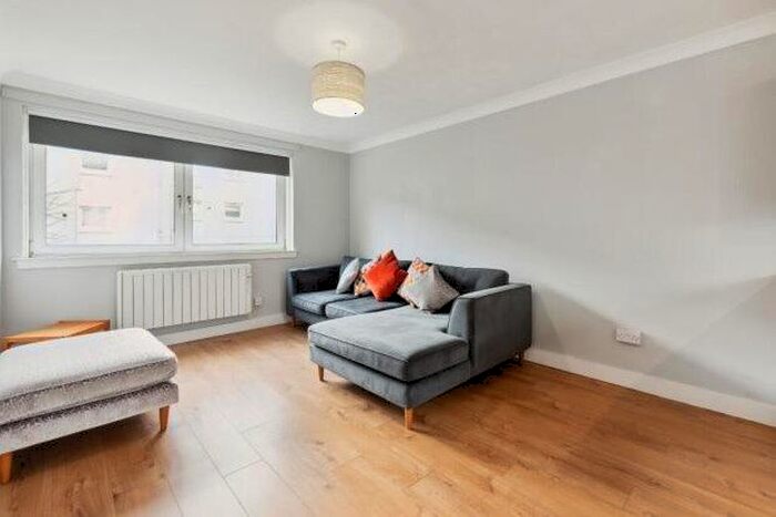 1 Bedroom Flat To Rent In Broomhill Road, Ilford, IG3