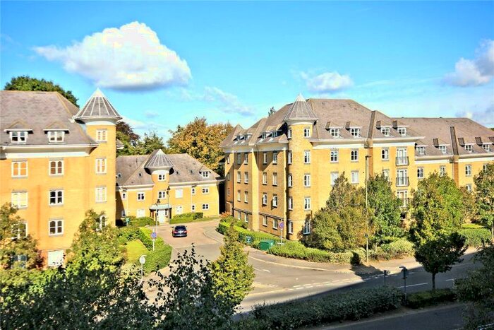 2 Bedroom Apartment To Rent In Woking, GU21