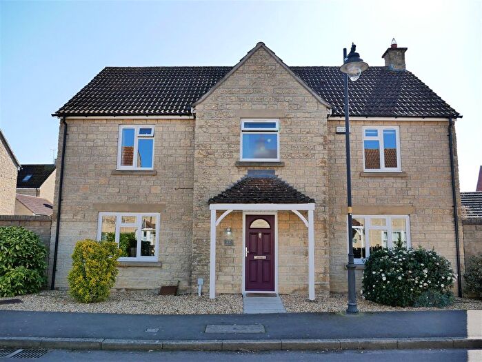 4 Bedroom Detached House For Sale In Salmons Leap, Calne, SN11