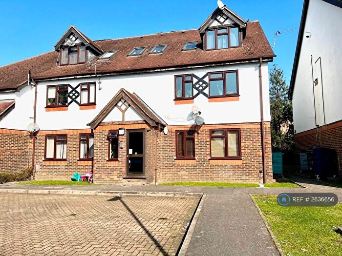 2 Bedroom Flat To Rent In Hazelwood Close, Harrow, HA2
