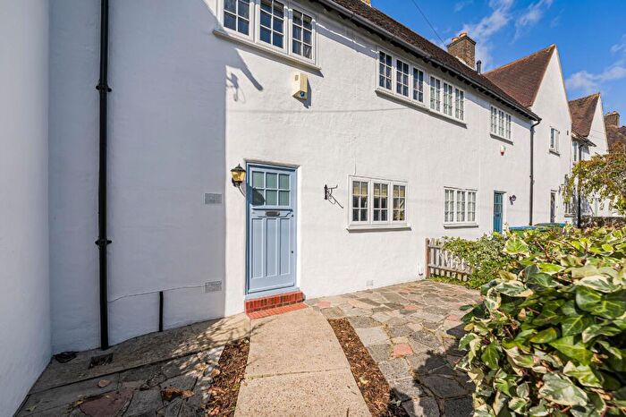 3 Bedroom Terraced House For Sale In Martin Bowes Road, Eltham, London, SE9