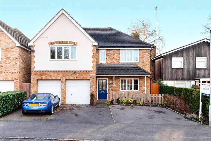 6 Bedroom Detached House To Rent In Fincham End Drive, Crowthorne, Berkshire, RG45