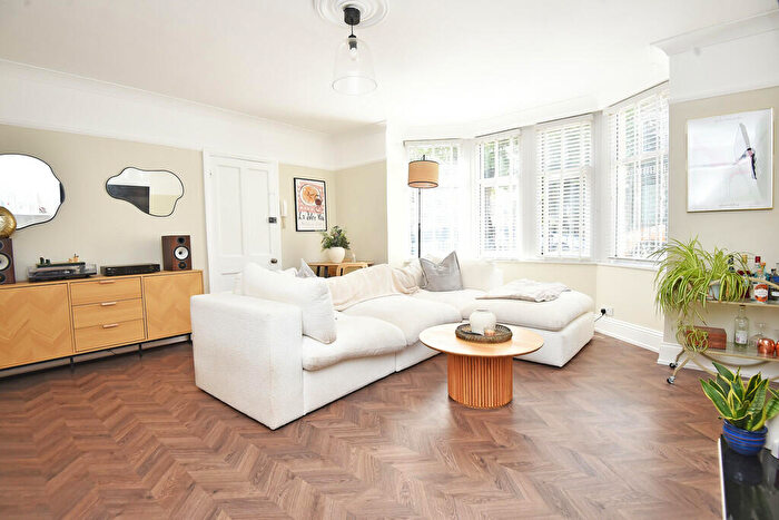 2 Bedroom Flat For Sale In Glebe Road, Harrogate, HG2