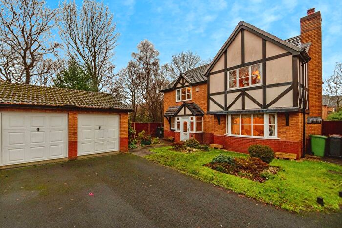 4 Bedroom Detached House For Sale In Burslem Close, Walsall, West Midlands, WS3