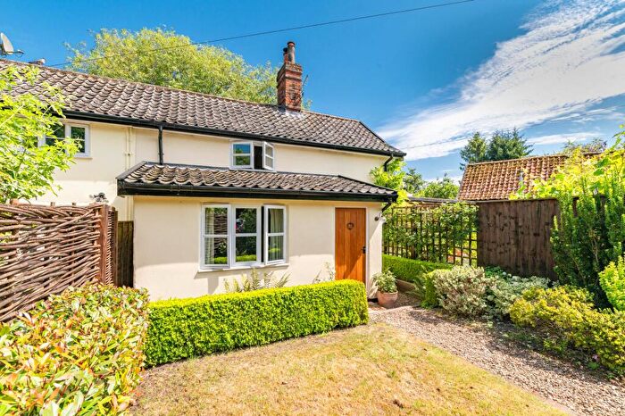 2 Bedroom Cottage For Sale In Hunstead Lane, Brooke, NR15