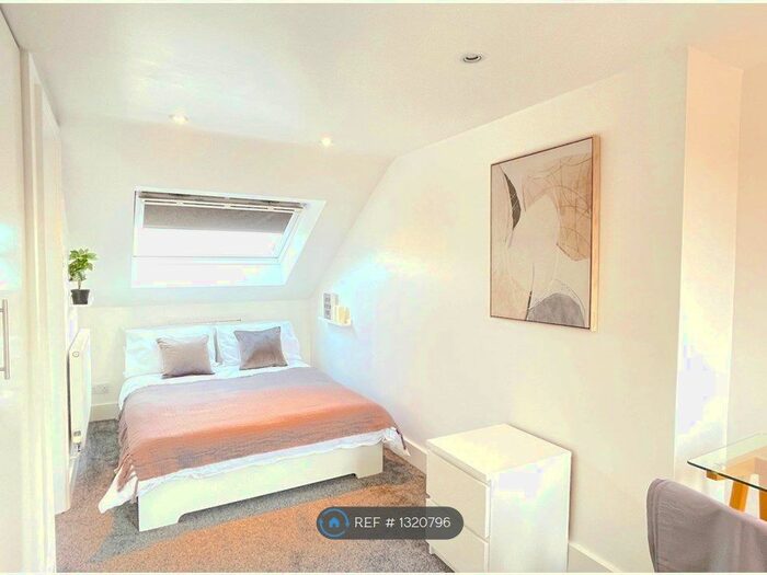 1 Bedroom Flat To Rent In Homesdale Road, Bromley BR1