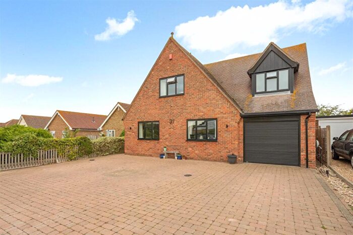 4 Bedroom Detached House For Sale In Foxdene Road, Seasalter, Whitstable, CT5