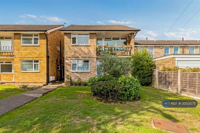 2 Bedroom Maisonette To Rent In Hadrian Court, Sutton, SM2