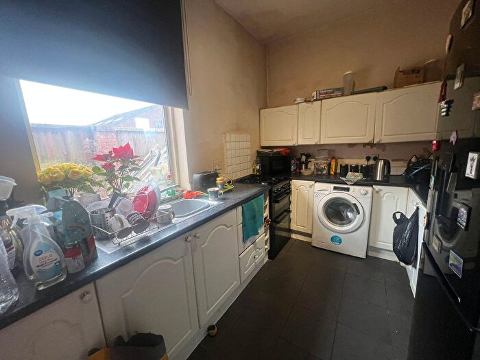 3 Bedroom End Of Terrace House For Sale In Lugsdale Road, Widnes, WA8