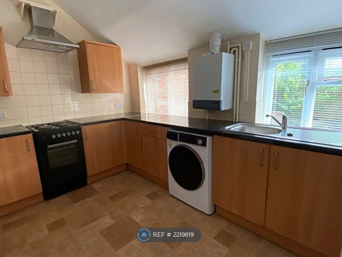 1 Bedroom Flat To Rent In High Street, Chipping Norton, OX7