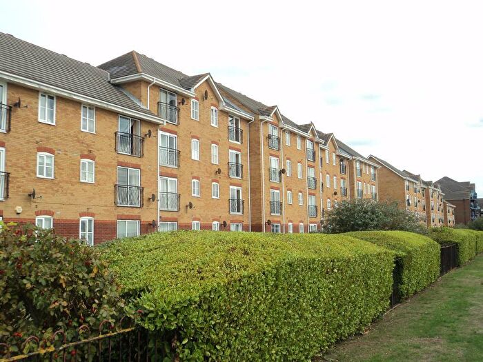 2 Bedroom Flat To Rent In Columbia Wharf Road, Grays, Essex, RM17