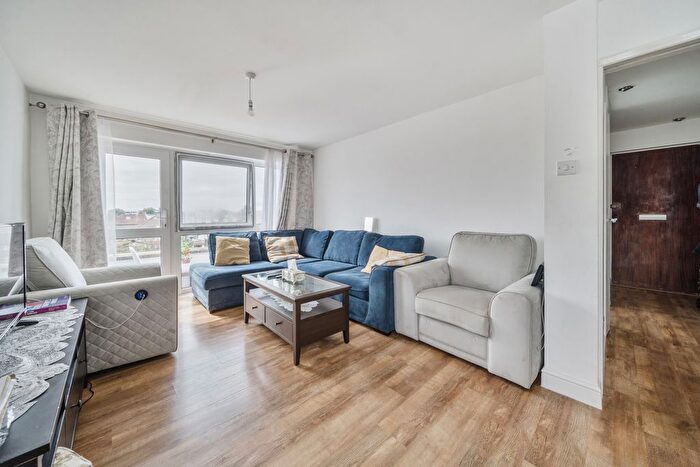 2 Bedroom Flat For Sale In Balmain Close, London, W5