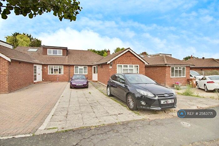 3 Bedroom Bungalow To Rent In Westland Drive, Brookmans Park, Hatfield, AL9