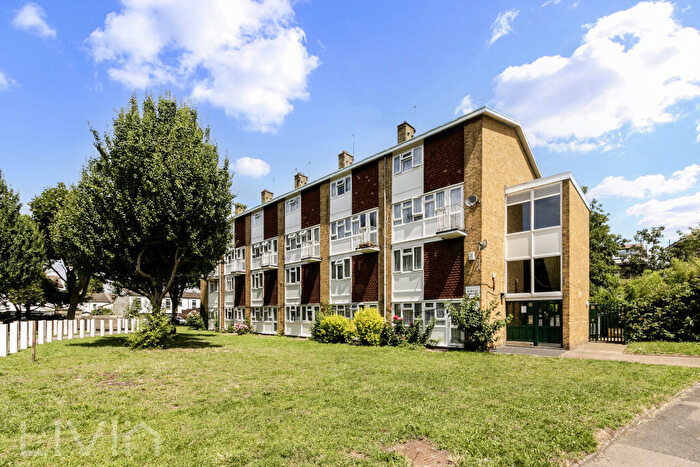 2 Bedroom Maisonette To Rent In Academy Gardens, Croydon, CR0