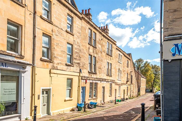 1 Bedroom Flat For Sale In Walcot Buildings, Bath, Somerset, BA1