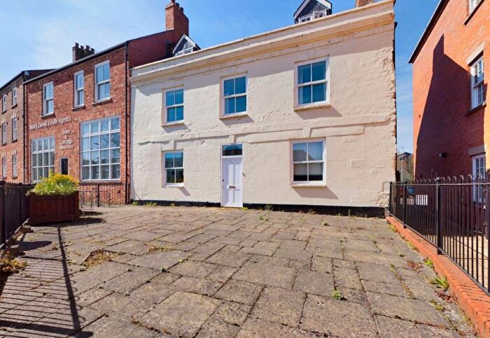 2 Bedroom Flat For Sale In North Bar Street, Banbury, OX16
