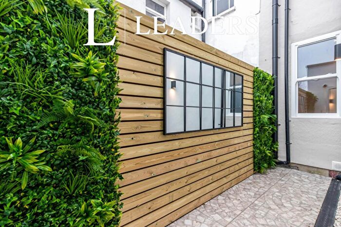 2 Bedroom Apartment To Rent In Victoria Road, Sutton, SM1