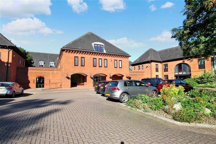 2 Bedroom Flat To Rent In Berrington Close, Ipsley, Redditch, B98