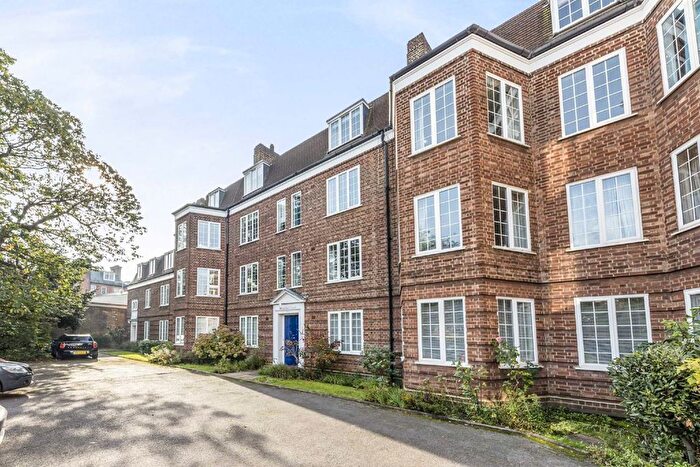 2 Bedroom Flat To Rent In Park Road, Twickenham, TW1