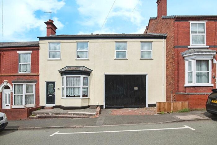 4 Bedroom Terraced House For Sale In Zoar Street, Dudley, DY3