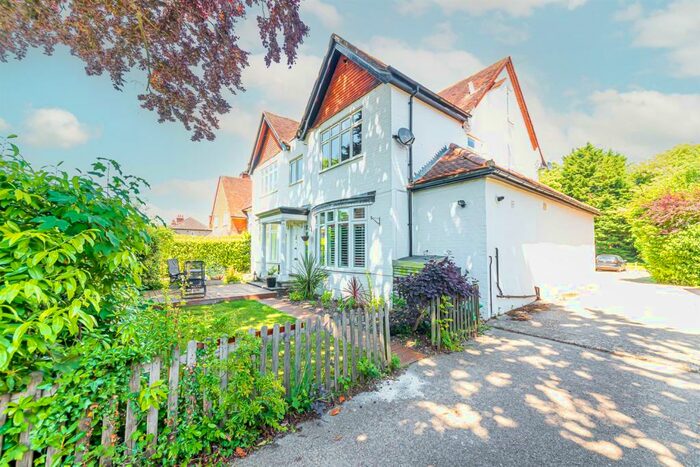 1 Bedroom Apartment To Rent In Sturges Road, Wokingham, RG40