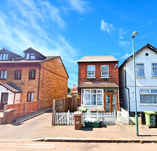 3 Bedroom Detached House To Rent In Wolseley Road, London, CR4