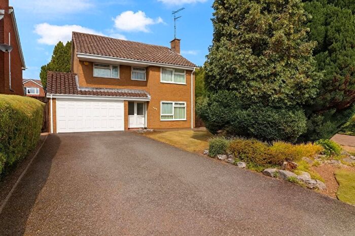 4 Bedroom Detached House For Sale In Old Bedford Road, Luton, Bedfordshire, LU2