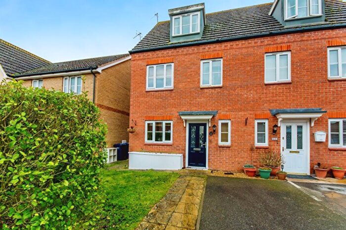 3 Bedroom Semi-Detached House For Sale In Copperfields, Wisbech, PE13