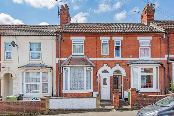 3 Bedroom Terraced House For Sale In Gisburne Road, Wellingborough, NN8