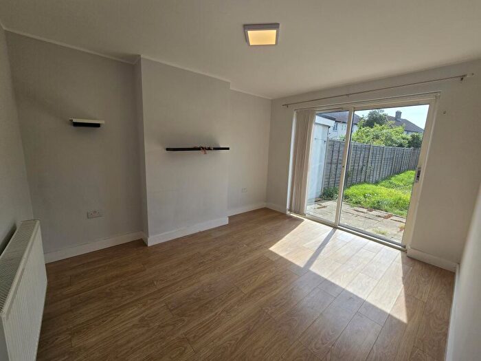 3 Bedroom Terraced House To Rent In Meopham Road, Mitcham, Merton, CR4