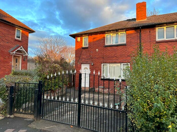 3 Bedroom End Of Terrace House To Rent In Scott Hall Place, Leeds, LS7