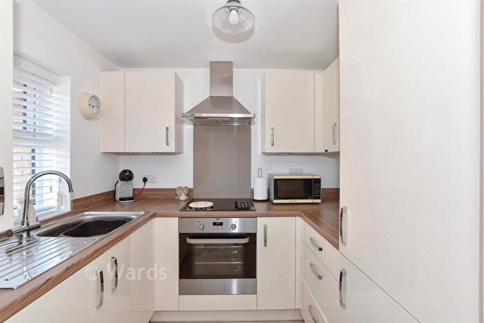 1 Bedroom Coach House For Sale In Easington Place, Aylesham, Canterbury, Kent, CT3