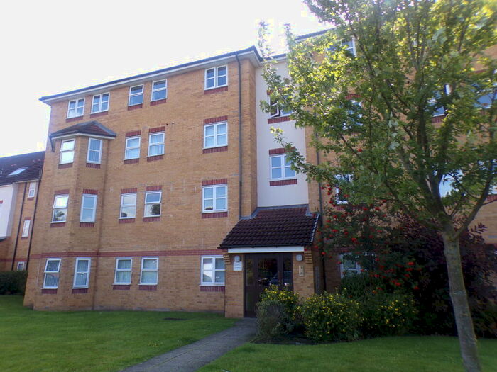 2 Bedroom Apartment To Rent In Heyesmere Court, L17