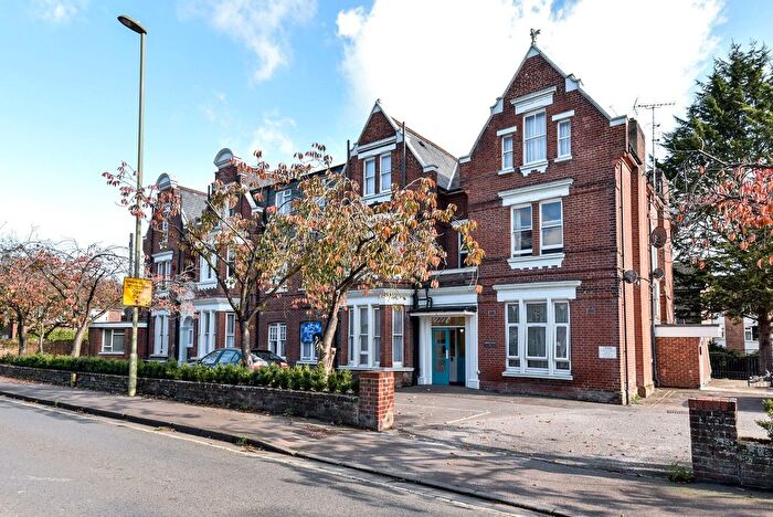 2 Bedroom Flat To Rent In St. Cross Road, Forder Court, SO23