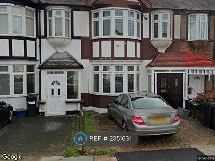 3 Bedroom Terraced House To Rent In Greystone Gardens, Ilford, IG6