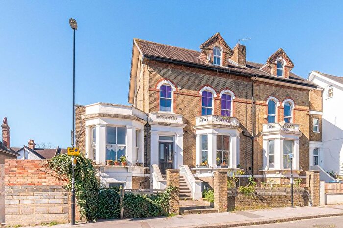 Studio For Sale In Upper Grove, South Norwood, London, SE25